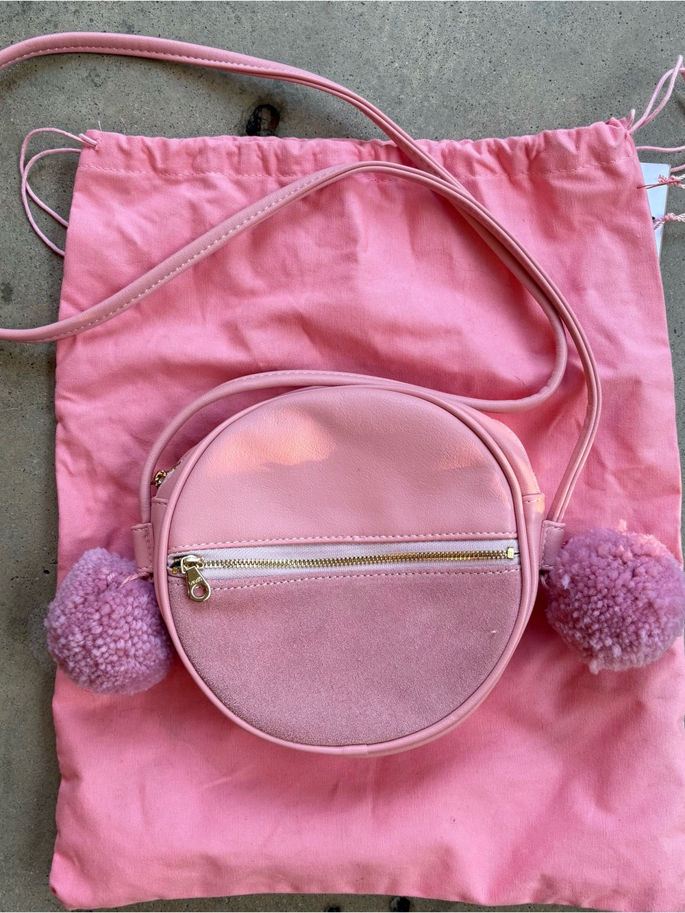 NWT ban.do Sidekick Crossbody Circle Bag with Dust Bag Pink Bubblegum